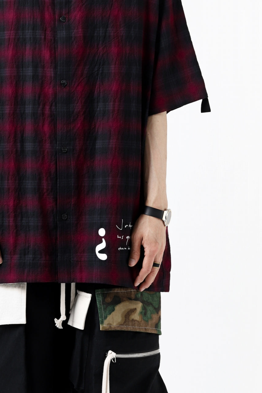 Load image into Gallery viewer, A.F ARTEFACT &quot;CLUELESS&quot; HALF SLEEVE SHIRT (BLACK x RED)