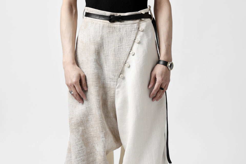 Load image into Gallery viewer, SOSNOVSKA ASYMMETRIC OVERWIDE PANTS (IVORY x BEIGE)