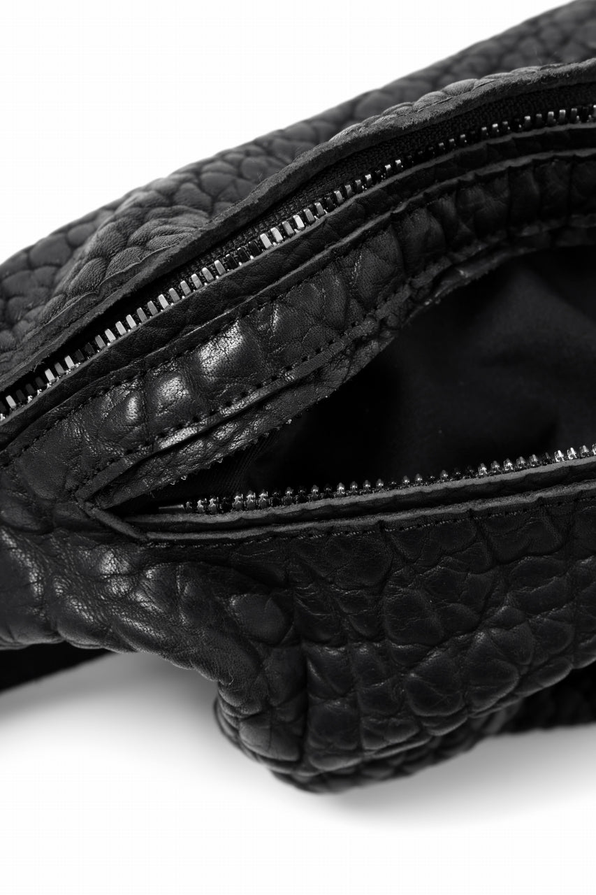 Load image into Gallery viewer, ierib WAIST BAG 2 / Shrunken Rough Bull Leather (BLACK)