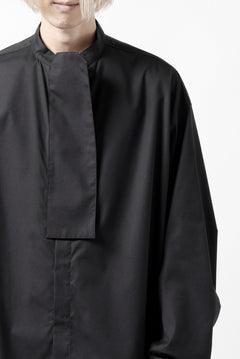 Load image into Gallery viewer, D-VEC WATER REPELLENT HIGH DENSITY BROAD NO COLLAR L/S SHIRT (NIGHT SEA BLACK)