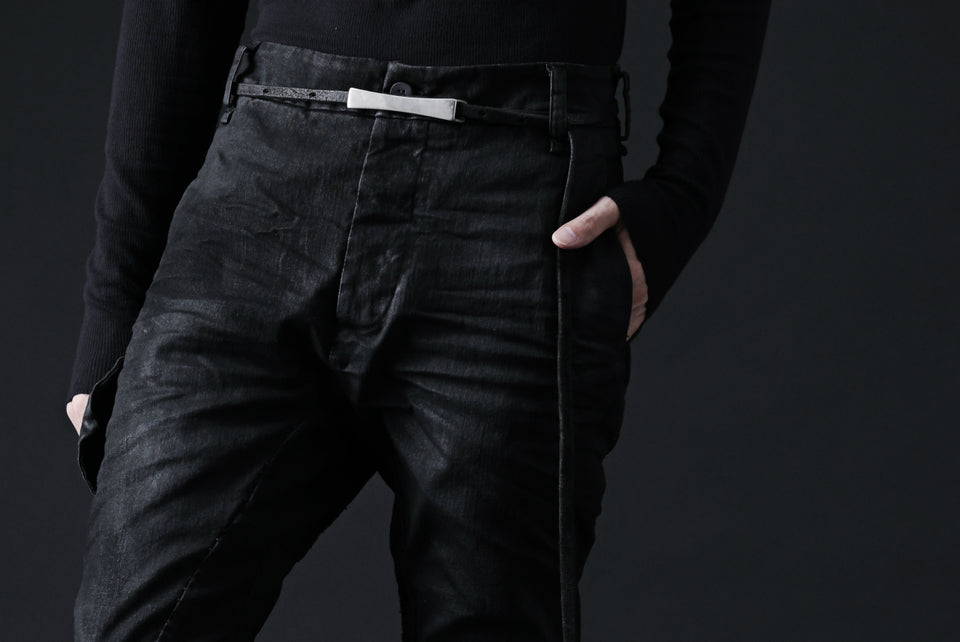 Load image into Gallery viewer, masnada SLIM JEANS / REPURPOSED STRETCH (BLACK HAND SMEARED RESIN)