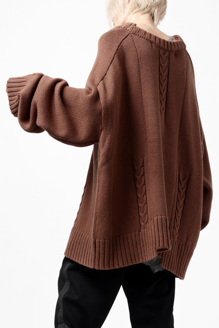 A.F ARTEFACT LOWGAUGE CABLE KNIT PULLOVER IRREGULAR-HEM (BROWN)