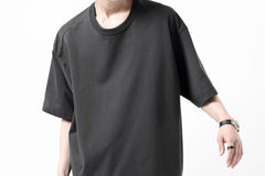 Load image into Gallery viewer, CAPERTICA OVERSIZED H/S TEE / SUVIN COTTON COMPACT JERSEY (CHARCOAL)