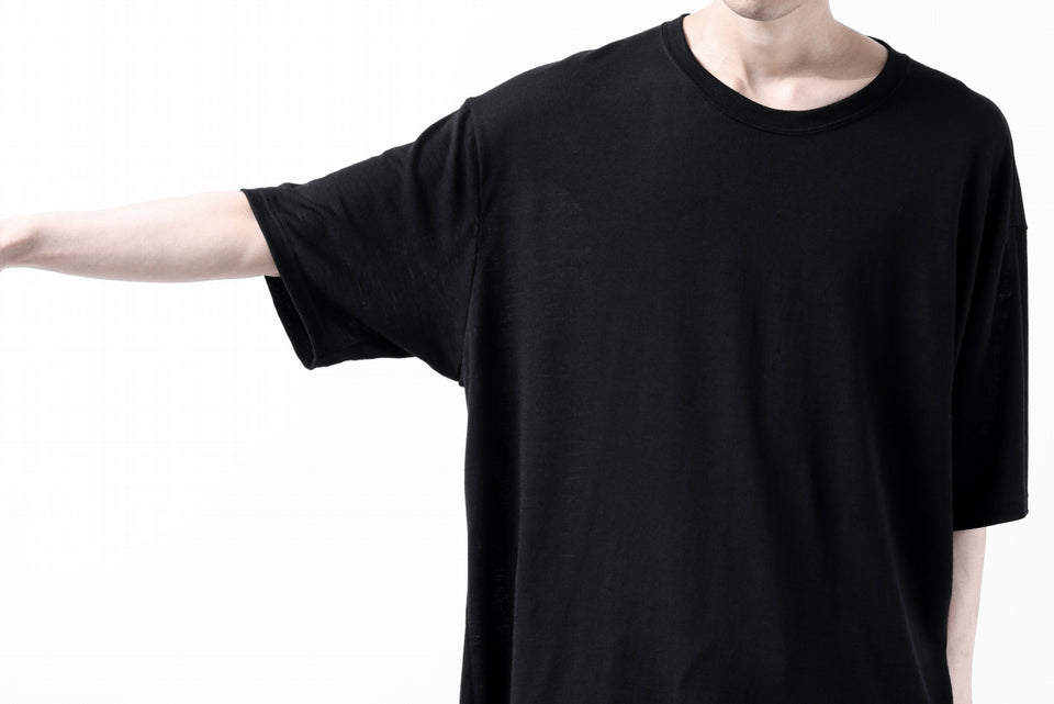 Load image into Gallery viewer, CAPERTICA OVERSIZED H/S TEE / SUPER 120s WASHABLE WOOL JERSEY (BLACK)