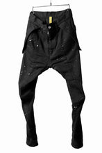 Load image into Gallery viewer, DEFORMATER.® &quot;SPLASH&quot; SLIM FIT JEANS WITH FLAP DETAIL / VERTICAL DENIM (BLACK OVER DYED)