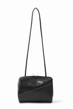 Load image into Gallery viewer, ierib exclusive boxy bag / Natural Camel (BLACK)