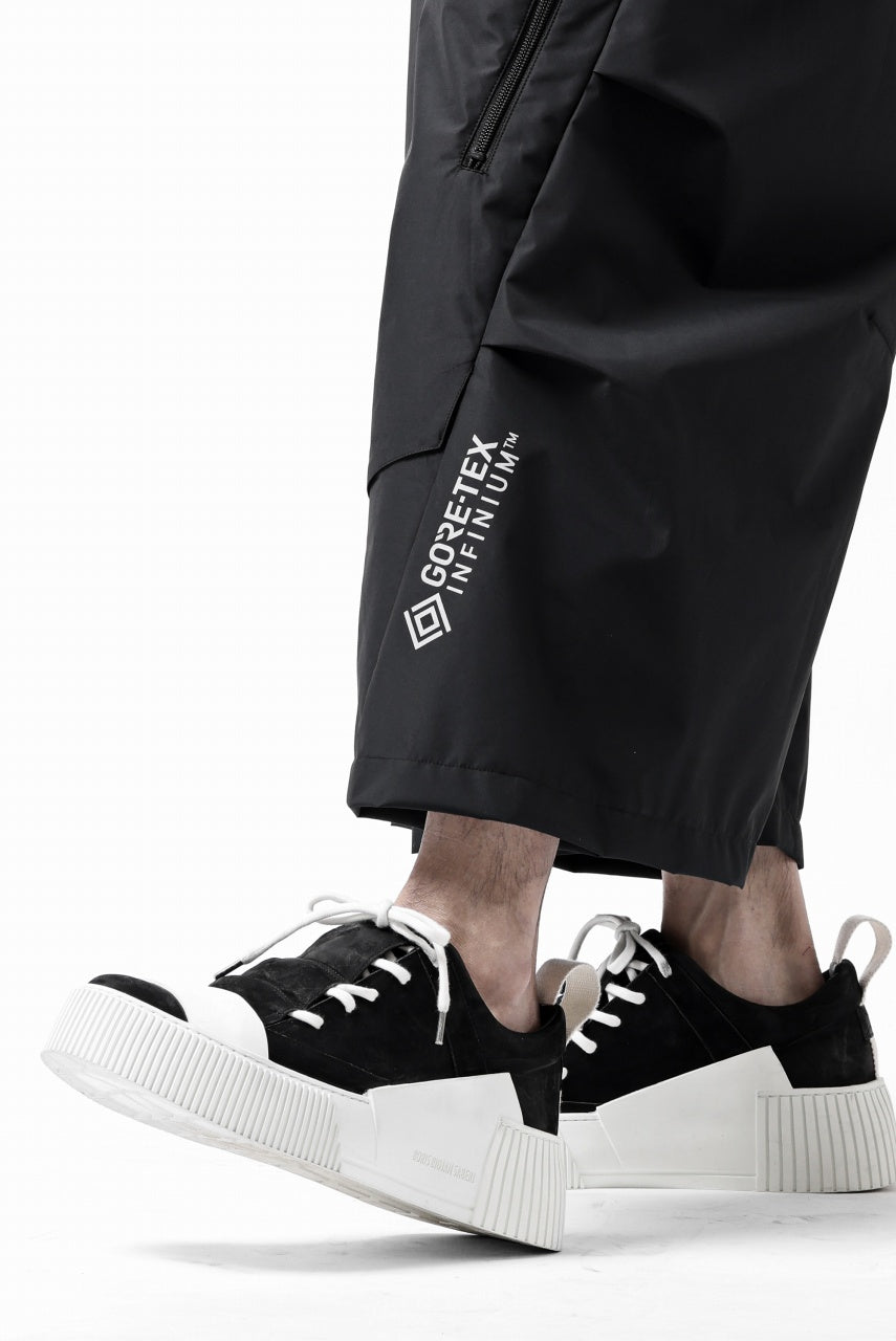 D-VEC x ALMOSTBLACK WIDE CROPPED TROUSERS / GORE-TEX INFINIUM™ POLARIS 2L (BLACK)