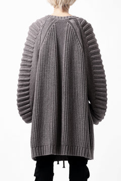 Load image into Gallery viewer, A.F ARTEFACT CABLE KNIT RAGLAN PULL OVER / LOW GAUGE WOOL (GREY)