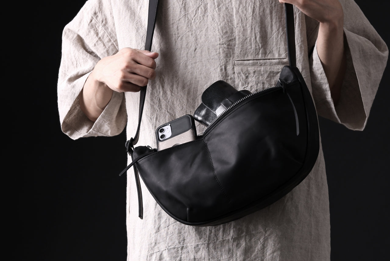 ISAMU KATAYAMA BACKLASH NEW "BANANA" SHOULDER BAG / GUIDI CALF