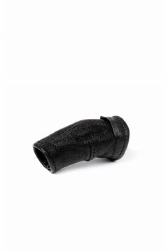 Load image into Gallery viewer, RUNDHOLZ FINGER RING / CALF LEATHER (BLACK)
