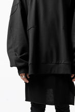 Load image into Gallery viewer, JOE CHIA FOLDED HUNCH SWEAT TOP (BLACK)