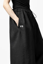 Load image into Gallery viewer, Y-3 Yohji Yamamoto ELEGANT 3 STP WIDE SHORTS / POLY TWILL (BLACK)