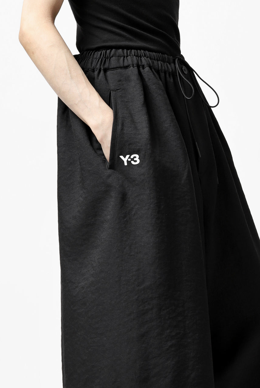 Load image into Gallery viewer, Y-3 Yohji Yamamoto ELEGANT 3 STP WIDE SHORTS / POLY TWILL (BLACK)