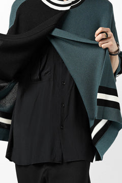 Load image into Gallery viewer, CULLNI WRAP LAYERED OVER SIZE KNIT TOPS / (GREEN x BLACK)