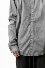 Load image into Gallery viewer, daub PLAIN COLLAR SHIRT / COLD DYED ORGANIC COTTON (GREY)