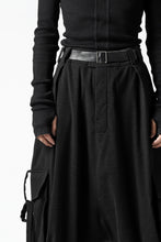 Load image into Gallery viewer, SOSNOVSKA exclusive WIDE PATCH POCKET PANTS / WOOL &amp; CASHMERE (CHARCOAL)