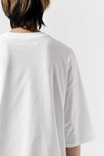 Load image into Gallery viewer, A.F ARTEFACT &quot;flank” BOXYFIT T-SHIRT (WHITE)