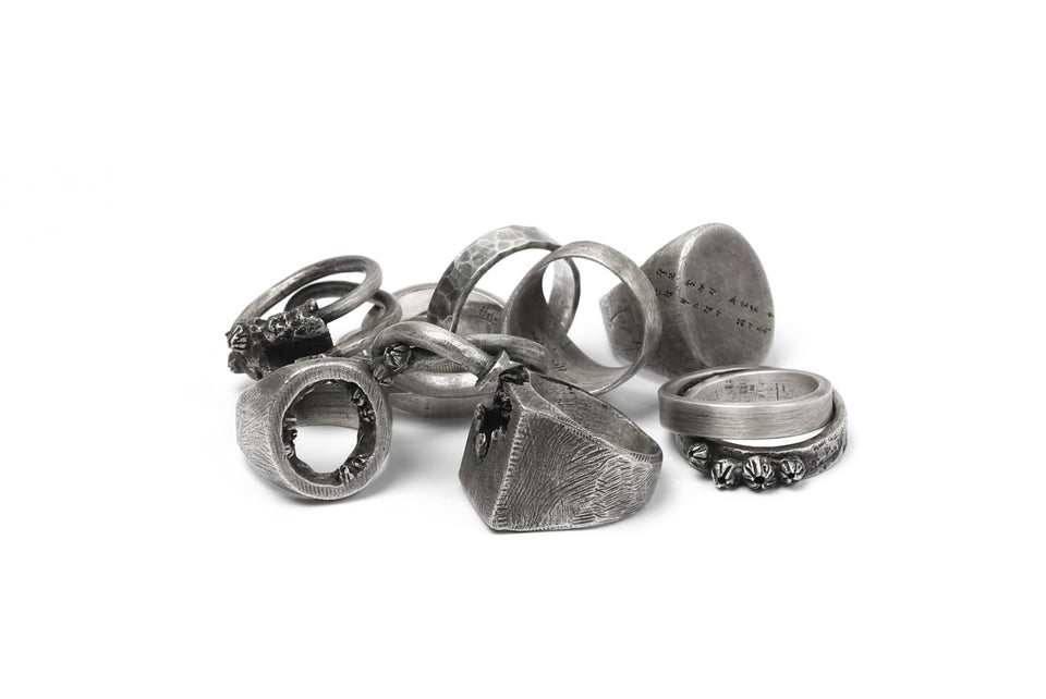 Load image into Gallery viewer, Moggak-Inhyeong by Holzpuppe Poem Silver Ring (MR-610)