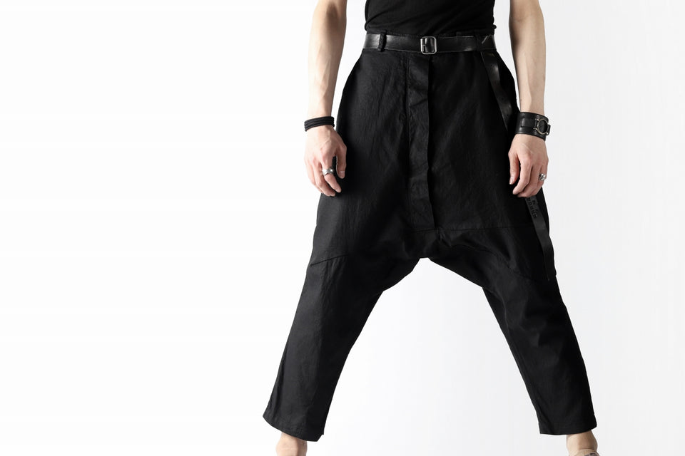 Load image into Gallery viewer, RUNDHOLZ DIP DROPCROTCH TAPERED PANTS / DYED COTTON TWILL (BLACK)