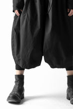 Load image into Gallery viewer, RUNDHOLZ DIP DROPCROTCH WIDE SHORTS / DYED C-CLOTH (BLACK)