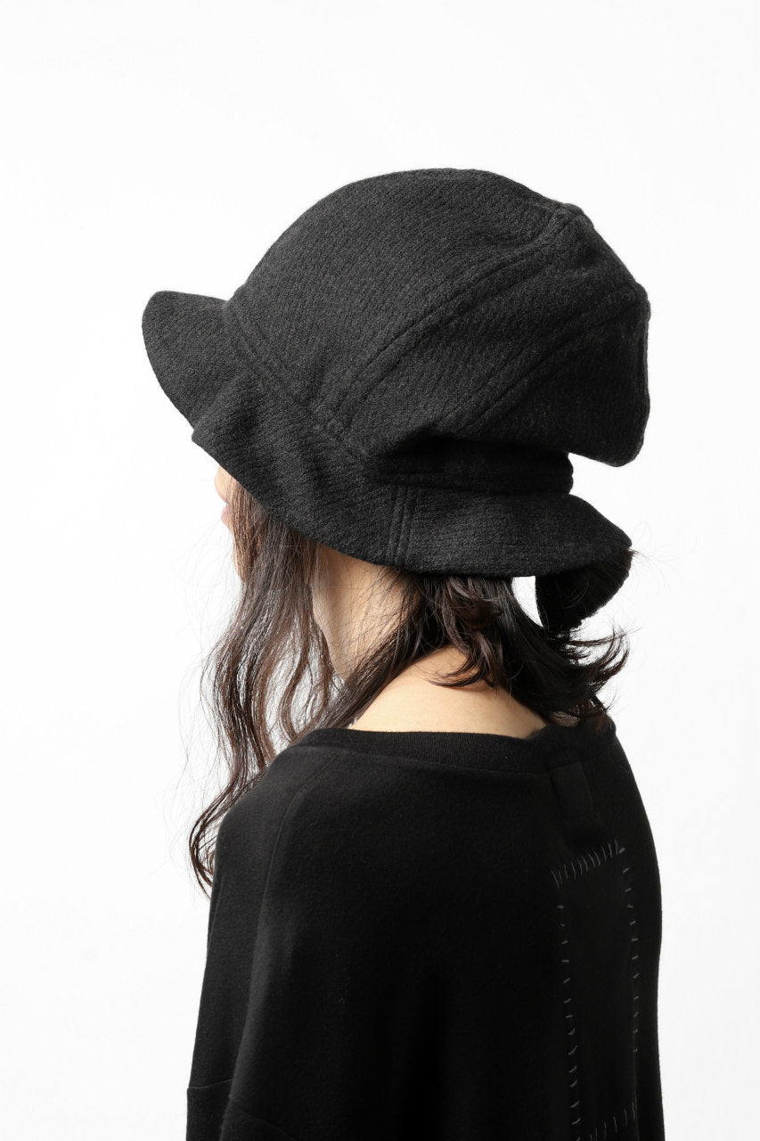 Load image into Gallery viewer, SOSNOVSKA exclusive SQUEEZED CELL HAT (BLACK)