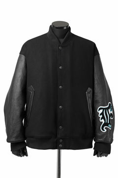 Load image into Gallery viewer, FACETASM &quot;F&quot; STADIUM JACKET (BLACK)