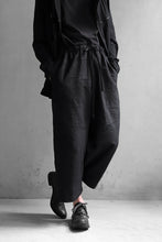 Load image into Gallery viewer, forme d&#39;expression Fisherman Pants (Black)