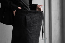 Load image into Gallery viewer, forme d&#39;expression Fisherman Pants (Black)