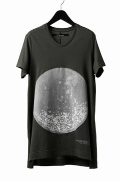 Load image into Gallery viewer, A.F ARTEFACT CREW NECK TEE / ABSTRACT PRINT Ver. (KHAKI)