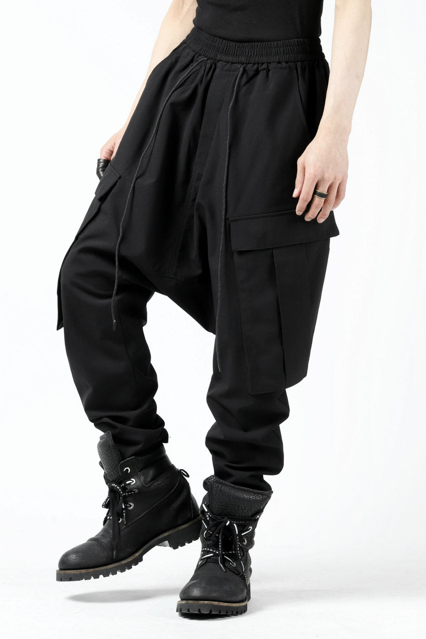 Load image into Gallery viewer, JOE CHIA LOWCROTCH CARGO TROUSERS (BLACK)
