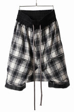 画像をギャラリービューアに読み込む, A.F ARTEFACT CHECK SAROUEL SHORT PANTS / COTTON FLANNEL (BLACK x WHITE)