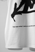 画像をギャラリービューアに読み込む, A.F ARTEFACT x buggy exclusive &quot;ON BLACK&quot; T-SHIRT (WHITE x RED)