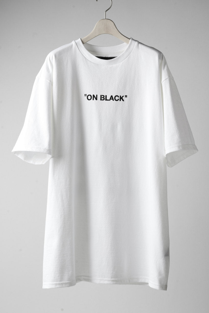 A.F ARTEFACT x buggy "ON BLACK" T-SHIRT (WHITE x YELLOW)