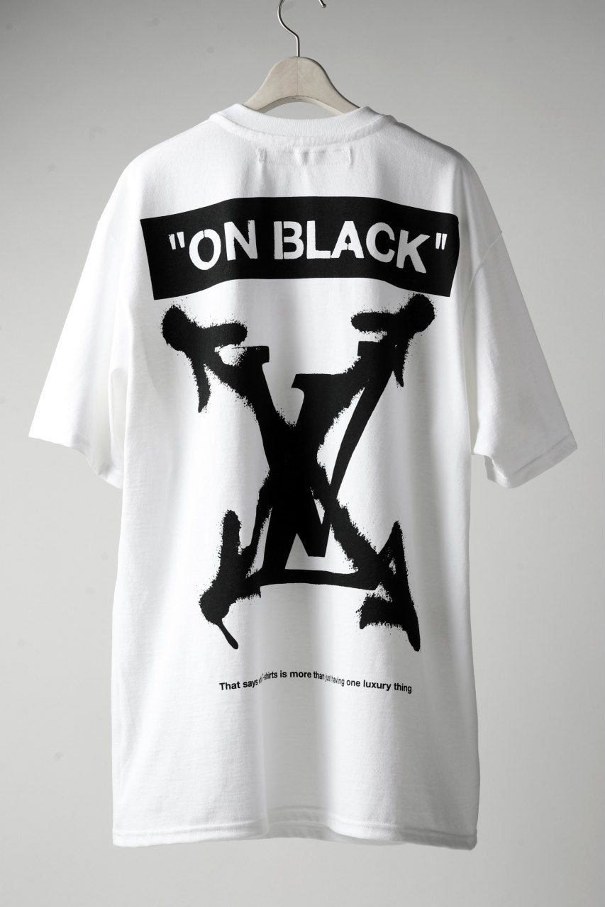 A.F ARTEFACT x buggy exclusive "ON BLACK" T-SHIRT (WHITE x RED)