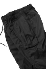 Load image into Gallery viewer, CHANGES  RE;BUILD easy waist pocket trousers / used+new plain woven (BLACK #C)