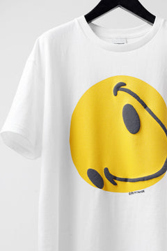 Load image into Gallery viewer, READYMADE COLLAPSED FACE TEE (WHITE)