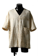 forme d'expression exclusive V Neck Scrub Shirt (Iced Tea)