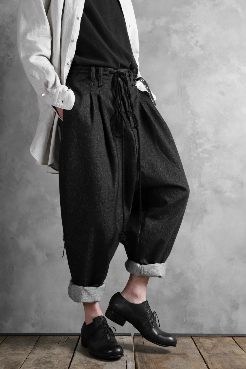 Load image into Gallery viewer, daska x LOOM exclucive wide tapered pants / organic denim washer (BLACK)