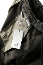 Load image into Gallery viewer, daub CENTRAL SEAM BUTTONS CLOSURE PANTS / SOFT COTTON TWILL (KHAKI GREY)