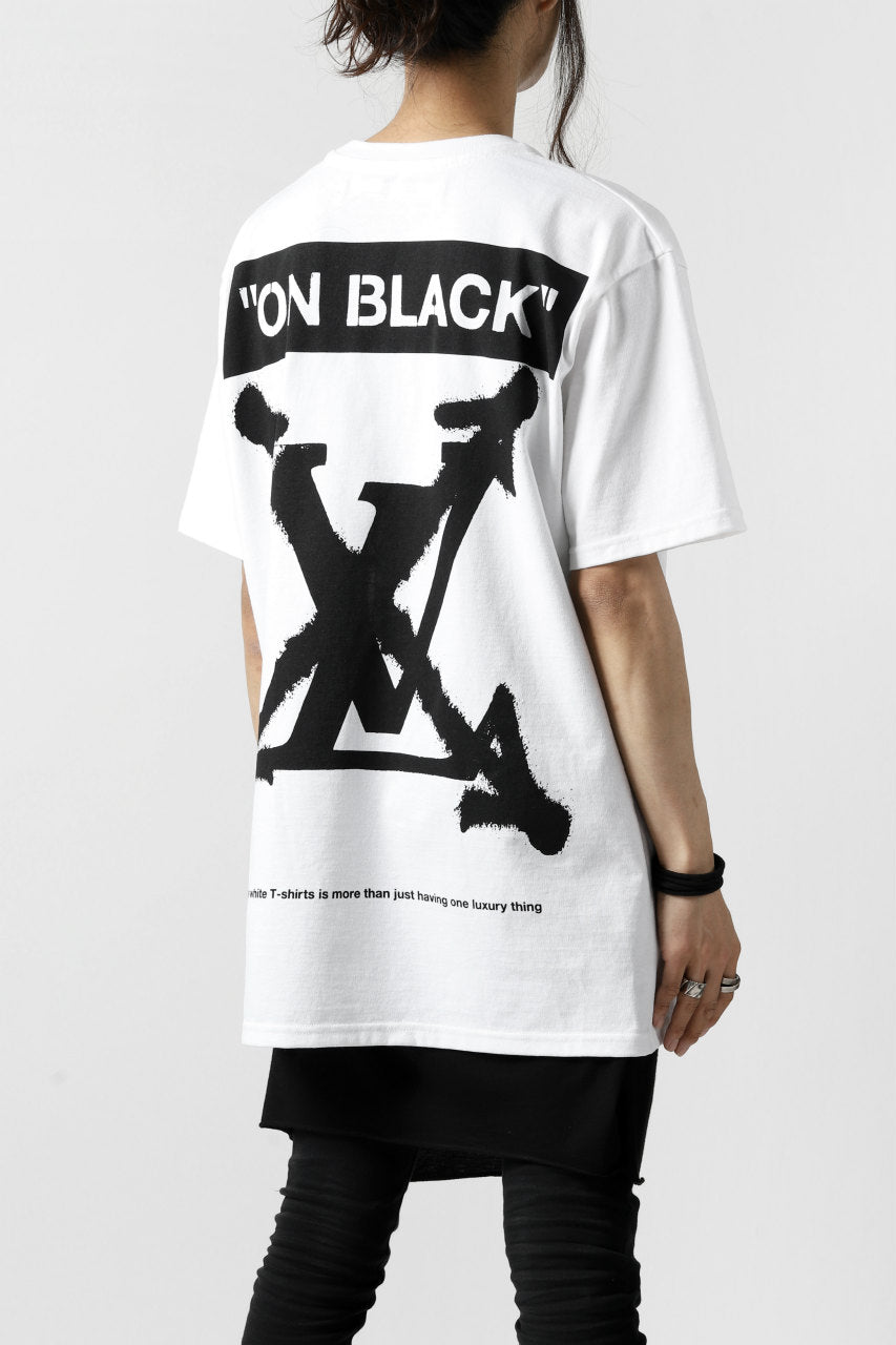 A.F ARTEFACT x buggy exclusive "ON BLACK" T-SHIRT (WHITE x RED)