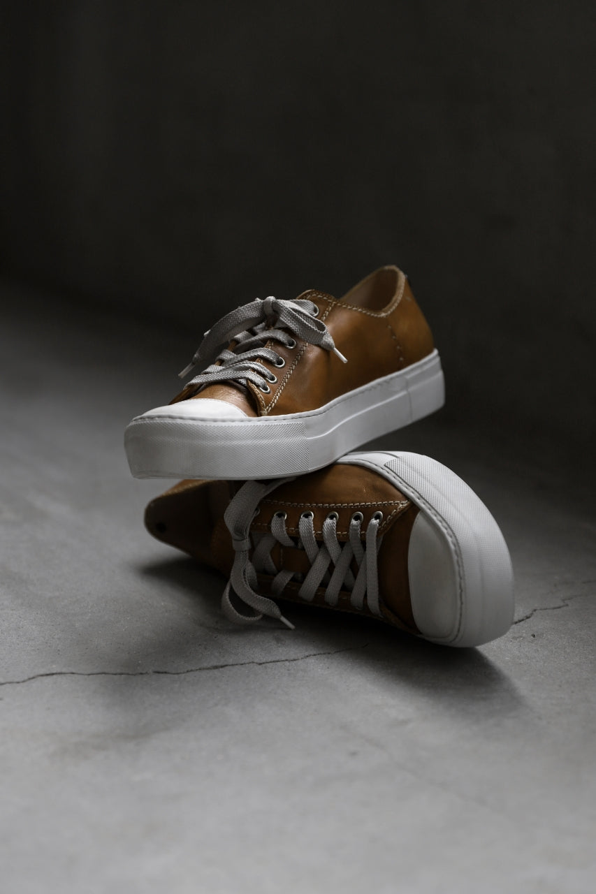 incarnation LOW CUT LACE UP SNEAKER / HORSE FULL GRAIN (HAND DYED MUSTARD)