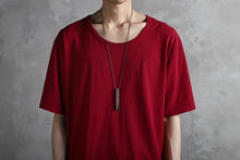 Load image into Gallery viewer, RUNDHOLZ DIP SHORT SLEEVE KNIT SEWN / DYED JERSEY (RED)