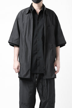 Load image into Gallery viewer, Y&#39;s.... DOUBLE LAYER SHORT SLEEVE SHIRT / NYLON COTTON TYPEWRITER WRINKLE (BLACK)