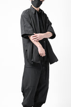 Load image into Gallery viewer, Y&#39;s.... DOUBLE LAYER SHORT SLEEVE SHIRT / NYLON COTTON TYPEWRITER WRINKLE (BLACK)