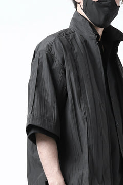 Load image into Gallery viewer, Y&#39;s.... DOUBLE LAYER SHORT SLEEVE SHIRT / NYLON COTTON TYPEWRITER WRINKLE (BLACK)