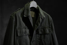 Load image into Gallery viewer, RESURRECTION HANDMADE vintage damage military herringbone shirt (KHAKI GREEN)