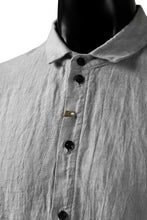 画像をギャラリービューアに読み込む, _vital button fly front shirt / sumi dyed organic linen (LIGHT GREY)