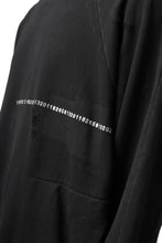 画像をギャラリービューアに読み込む, A.F ARTEFACT &quot;FRAYED&quot; DAMAGE LOOSEY SWEATER TOPS *EMBROIDERED(BLACK)