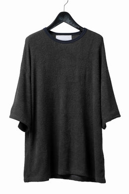 DEFORMATER.® OVER SIZED TOPS / DOUBLE SIDED SOFT PILE (CHARCOAL)