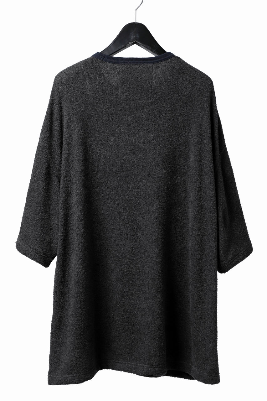 DEFORMATER.® OVER SIZED TOPS / DOUBLE SIDED SOFT PILE (CHARCOAL)